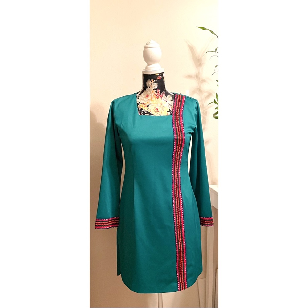 Vintage 1970s long sleeve green babydoll dress